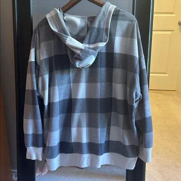 Old Navy Micro Performance Fleece Henley Hoodie - Picture 6 of 7